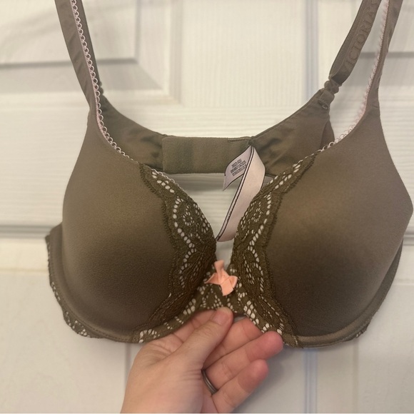 Victoria's Secret Body By Victoria Perfect Shape Padded Push Up Bra Size 34B - Picture 1 of 12